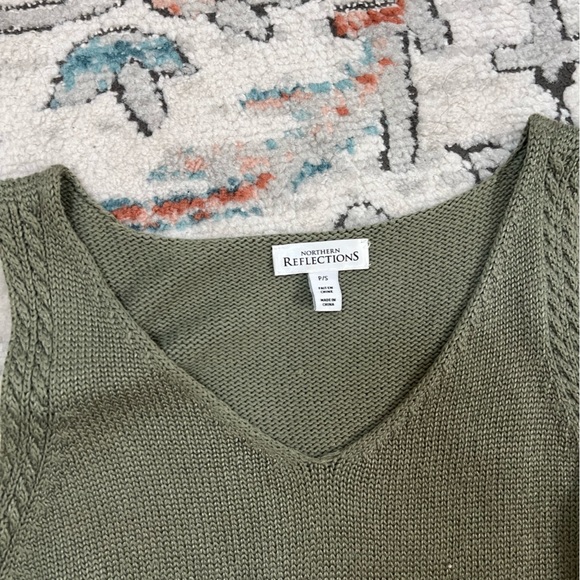 Northern Reflexions Summer Knit Tank - Picture 2 of 6